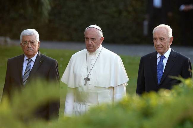 Papa Francisco con Simon Peres y Abbas